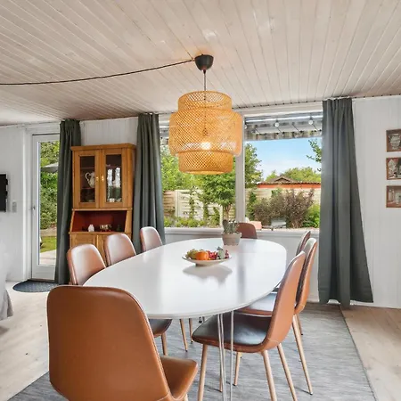 Ferienhaus 4 Bedroom Awesome In Glesborg